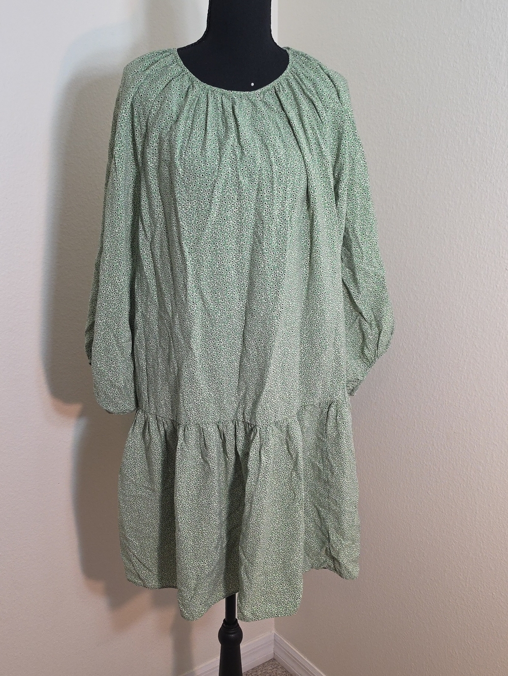H&M Light Green Tiered Long-Sleeve Dress